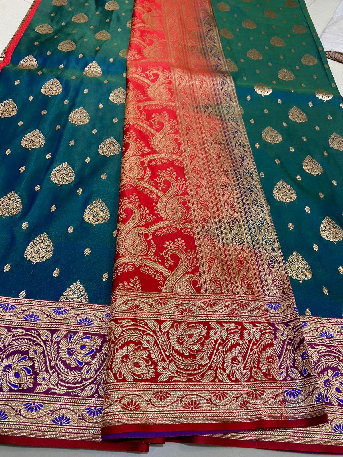 Ahamaura Banarasi Jacquard Weaving Saatan Silk Saree