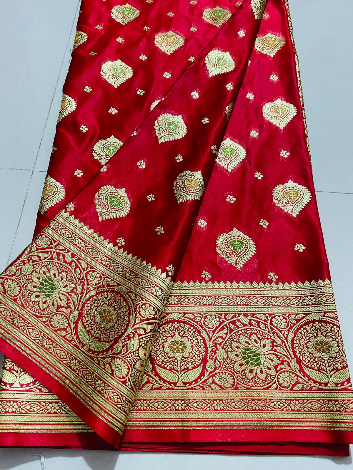 Ahamaura Banarasi Jacquard Weaving Saatan Silk Saree