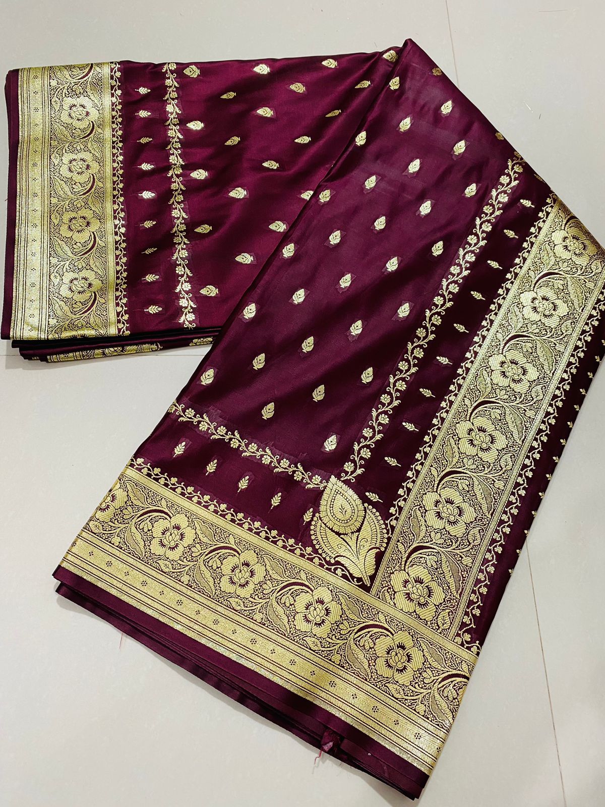 Ahamaura Banarasi Jacquard Weaving Saatan Silk Saree