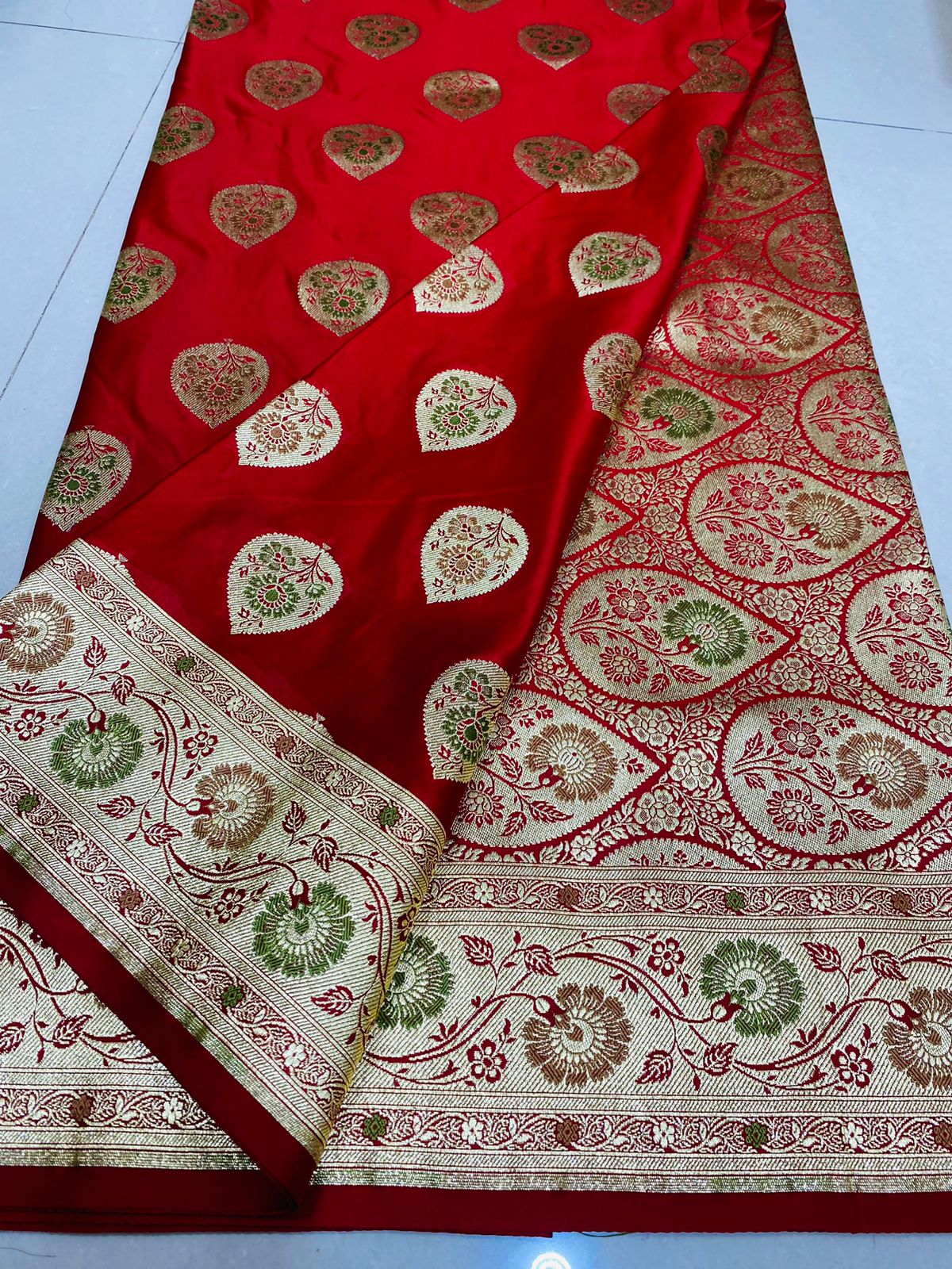 Ahamaura Banarasi Jacquard Weaving Saatan Silk Saree