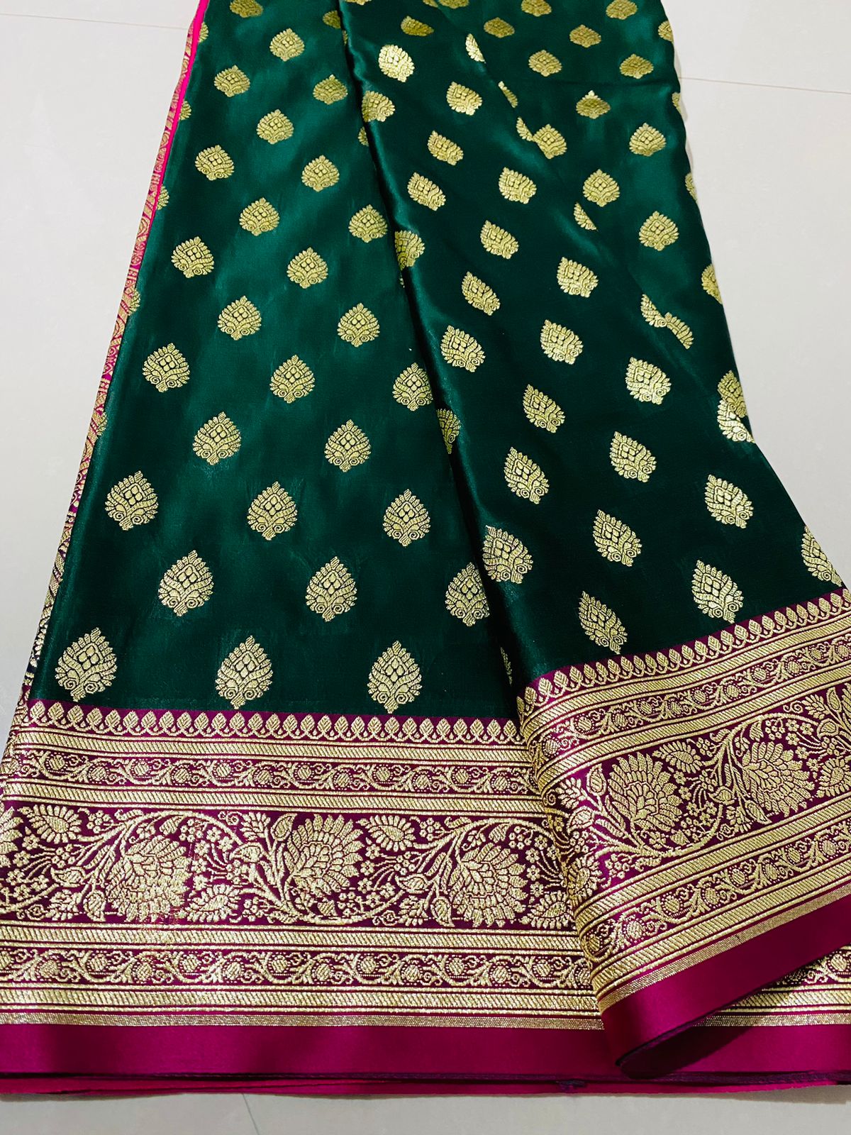 Ahamaura Banarasi Jacquard Weaving Saatan Silk Saree
