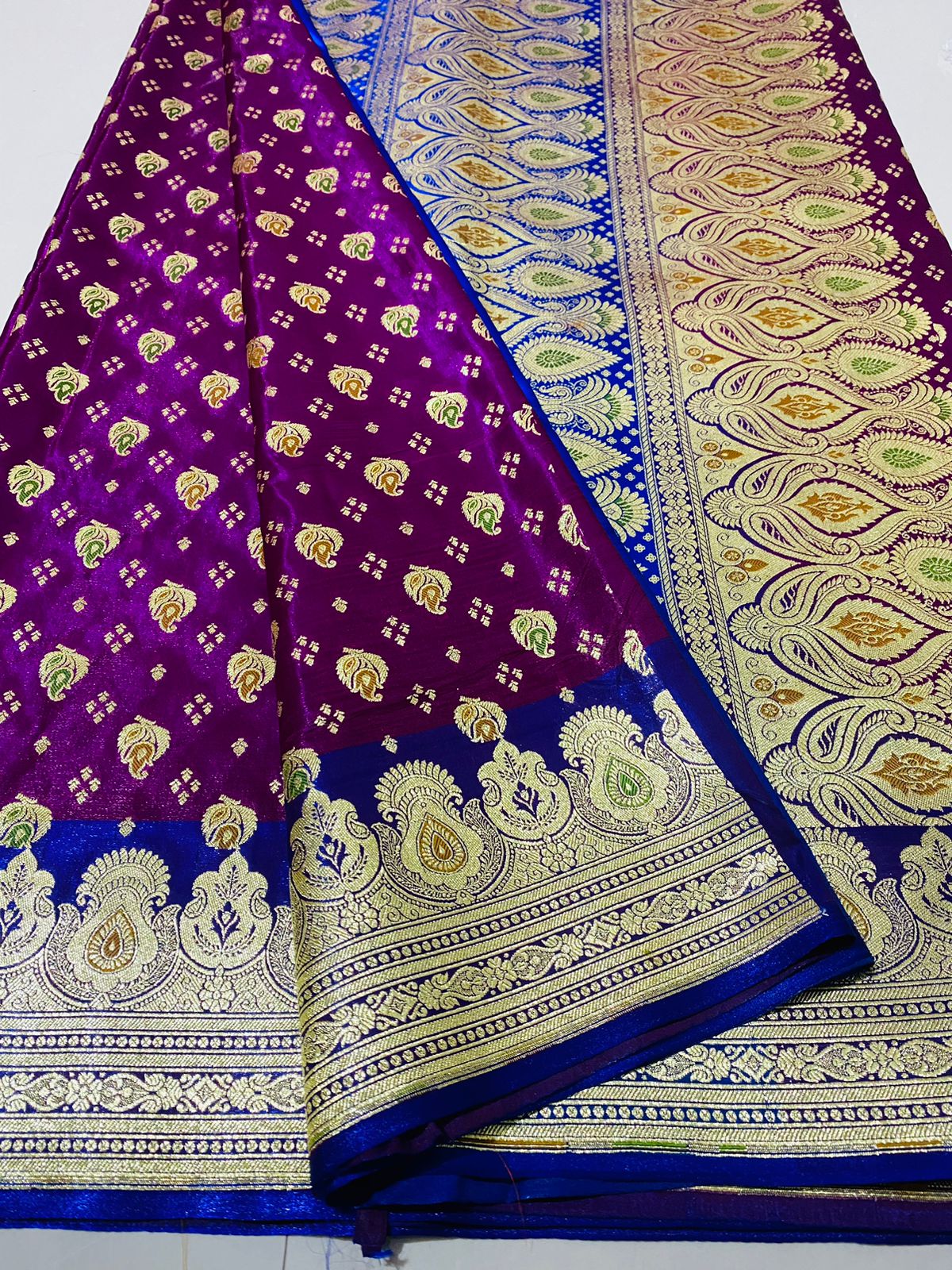 Ahamaura Banarasi Jacquard Weaving Saatan Silk Saree