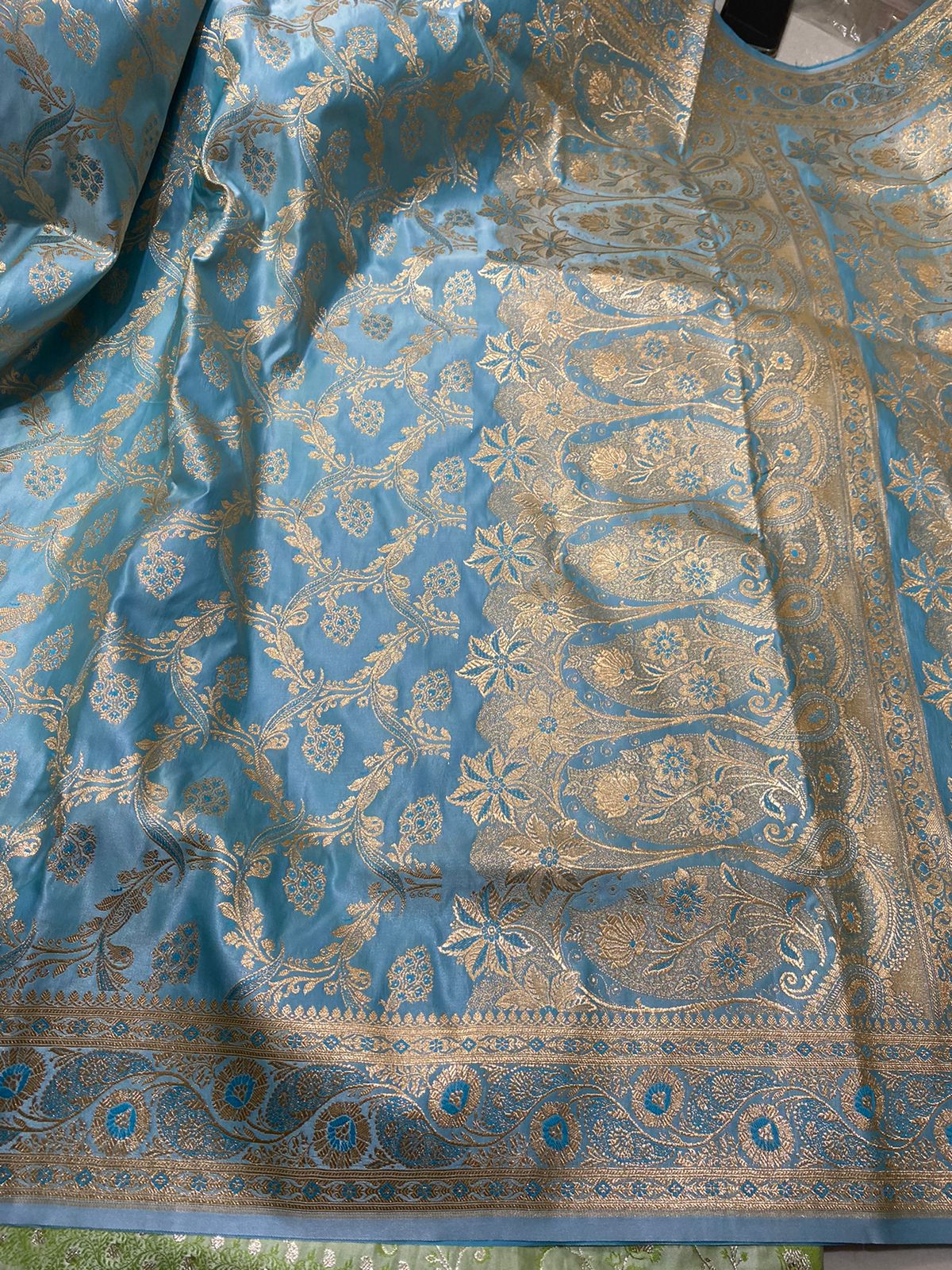 Ahamaura Banarasi Kataan Gold Zari Wave Silk Saree