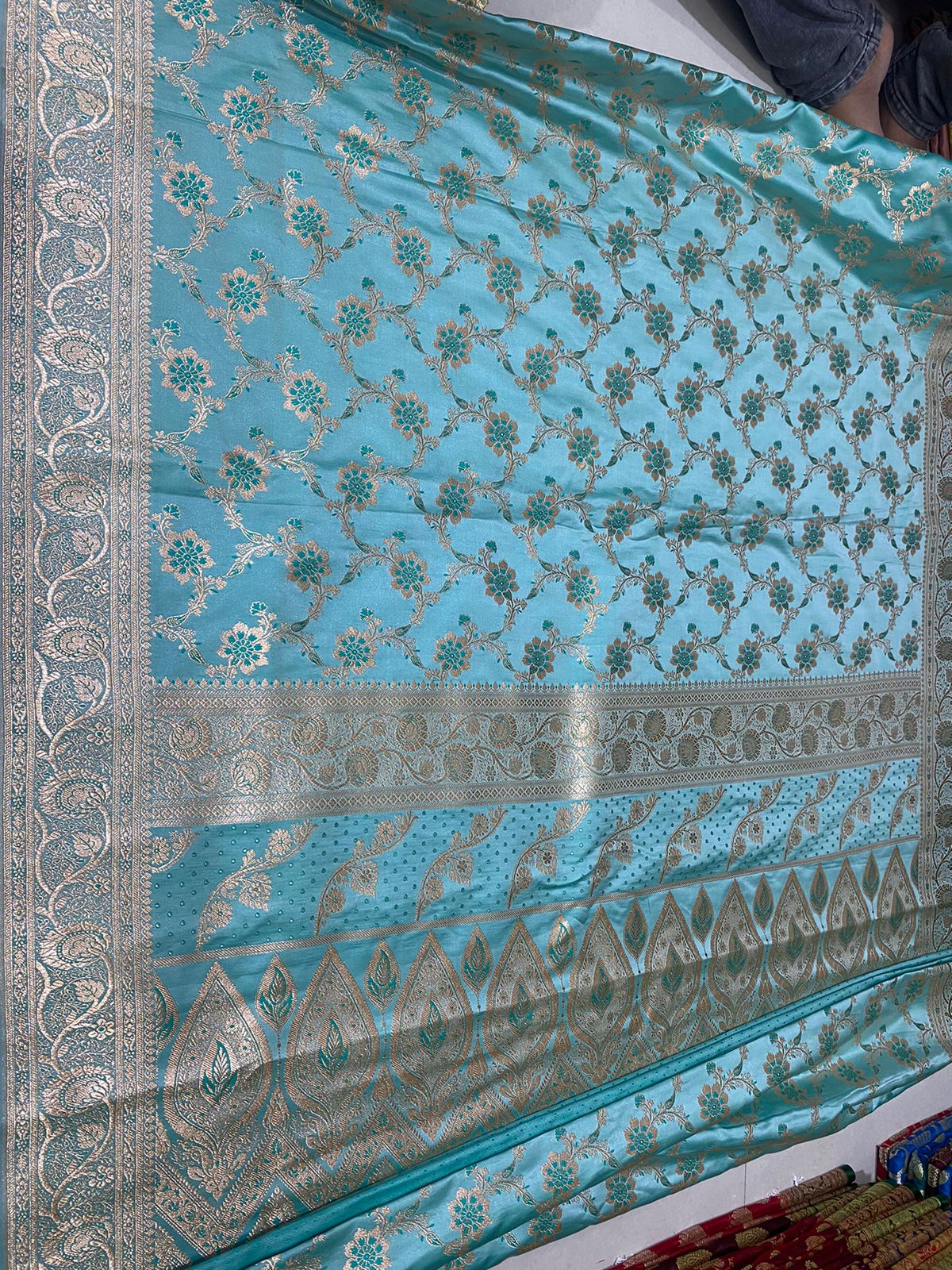 Ahamaura Banarasi Kataan Gold Zari Wave Silk Saree