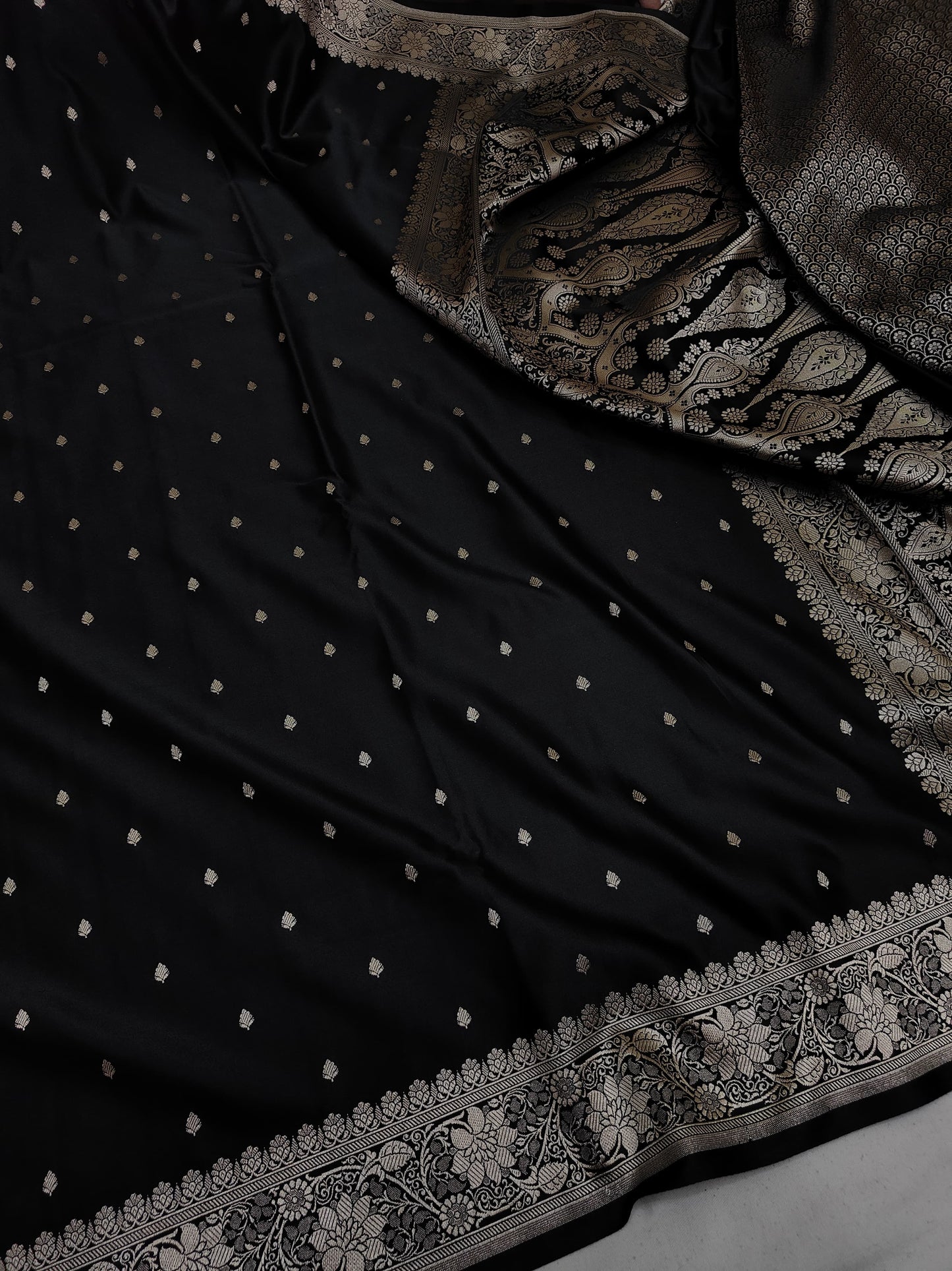 Ahamaura Banarasi Deyble Mashru Silk Saree