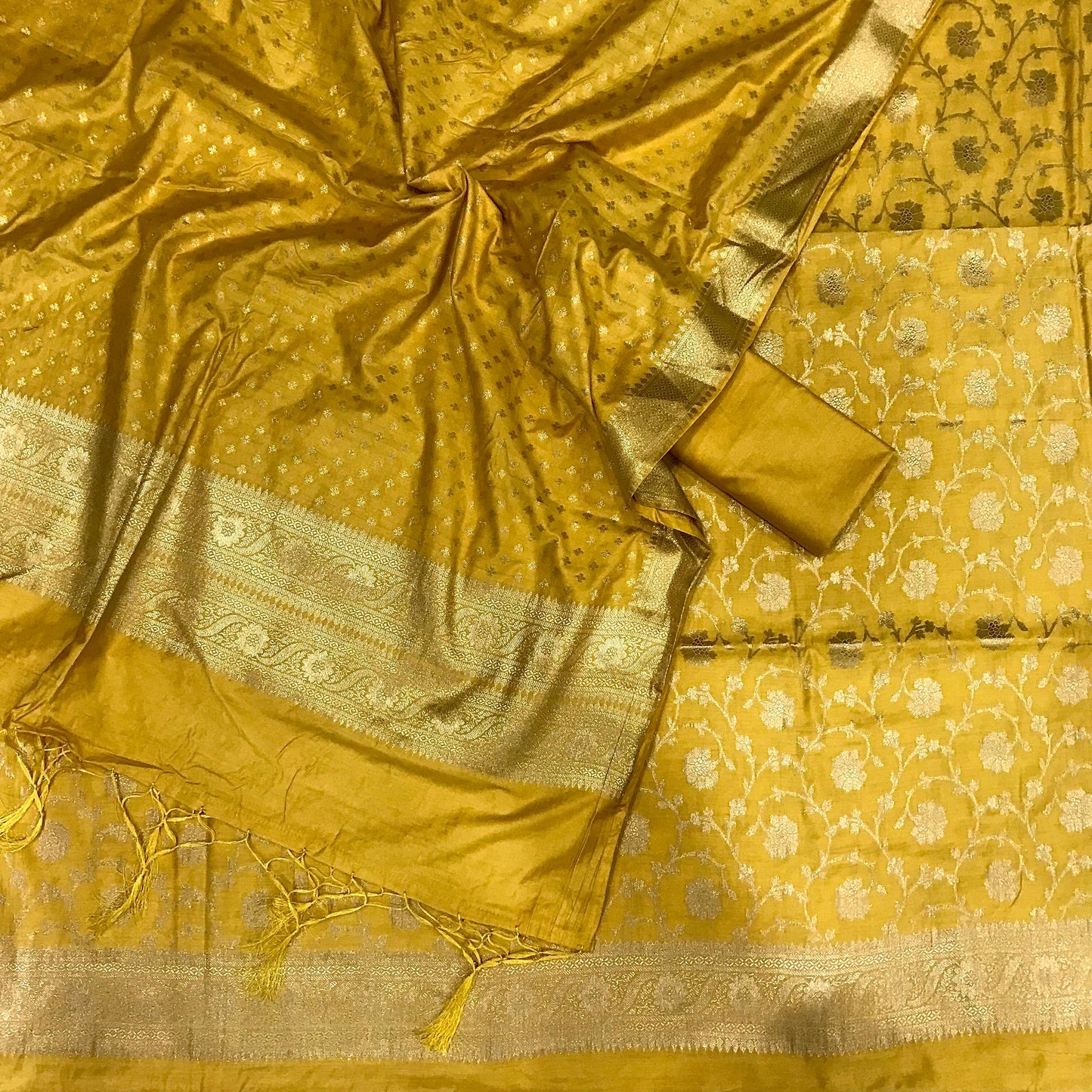 AHAMAURA BANARASI DAYBEL SILK COTTON SUITS